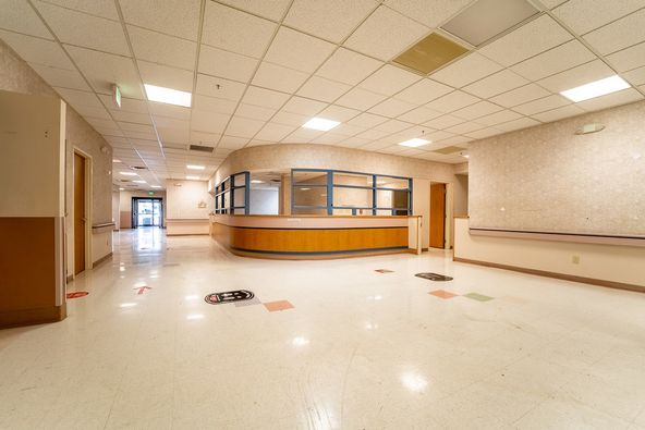 Veterans Affairs Outpatient Clinic: 351 Hartnell Ave, Redding, CA 96002
